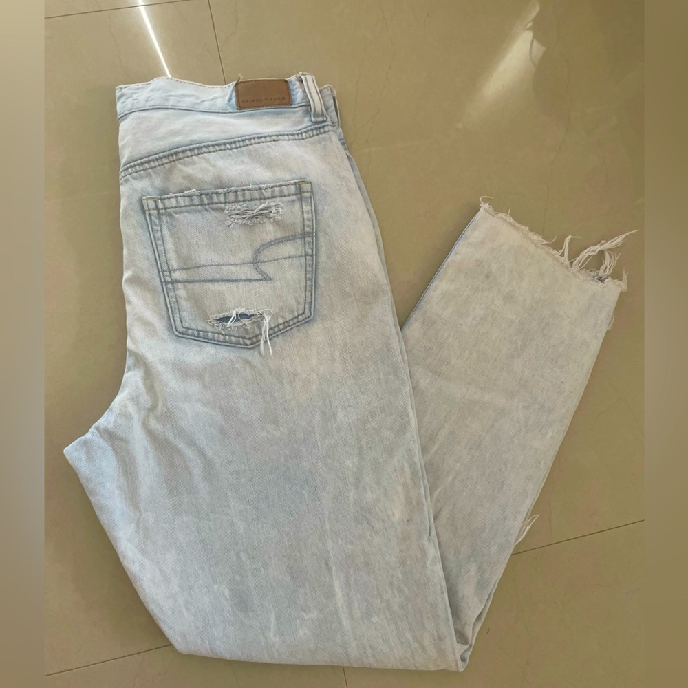 Distressed Mom Jeans size 8 Regular